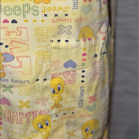 Tweety Bird Scrub Top - Picture 3 of 6